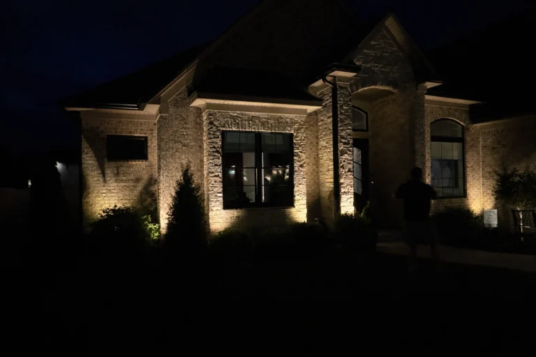 Ditch the Ladder: Why Lexington is Swapping String Lights for Permanent Holiday Lighting xl3srvq2qhm